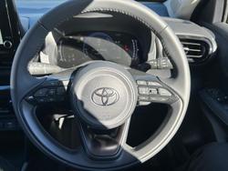 2025 Toyota
Yaris Cross GX
