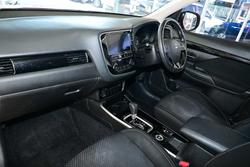 2019 Mitsubishi
Outlander ES
