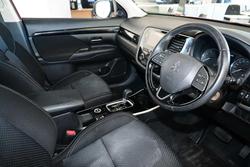 2019 Mitsubishi
Outlander ES