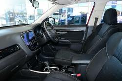 2019 Mitsubishi
                Outlander ES