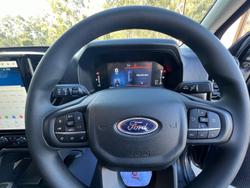 2024 Ford
                Everest Ambiente