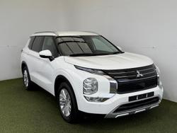 2024 Mitsubishi
                Outlander LS