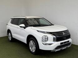 2024 Mitsubishi
                Outlander LS
