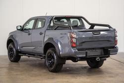 2025 Isuzu
D-MAX BLADE