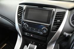 2017 Mitsubishi
Pajero Sport GLS