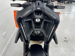 2024 Ktm 990 DUKE Orange