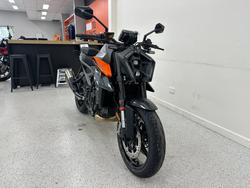 2024 Ktm 990 DUKE Orange