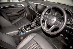 2025 Isuzu
MU-X X-TERRAIN