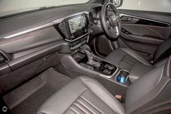 2025 Isuzu
MU-X X-TERRAIN