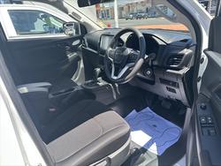 2025 ISUZU D-MAX SX D-MAX MY24 4x4 SINGLE Cab Chassis SX 3.0L AT Mineral White