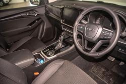 2025 Isuzu
                MU-X LS-U