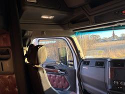 2017 Kenworth T610 Series T610SAR