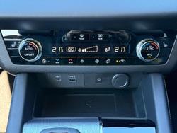 2025 Mitsubishi
Outlander PHEV Exceed