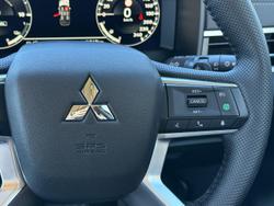 2025 Mitsubishi
Outlander PHEV Exceed