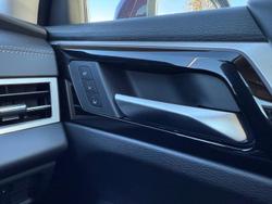 2025 Mitsubishi
Outlander PHEV Exceed