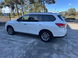 2016 NISSAN
PATHFINDER ST (4x2)