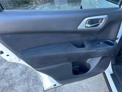 2016 NISSAN
PATHFINDER ST (4x2)