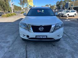 2016 NISSAN
PATHFINDER ST (4x2)