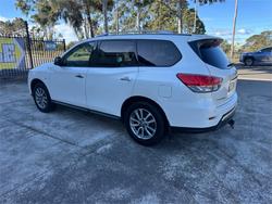 2016 NISSAN
PATHFINDER ST (4x2)