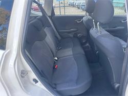 2010 HONDA
JAZZ VTi