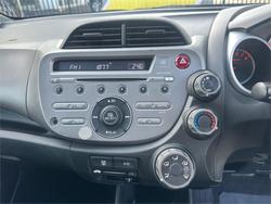 2010 HONDA
JAZZ VTi