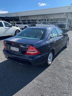 2004 Mercedes-Benz
C-Class C200 Kompressor Classic