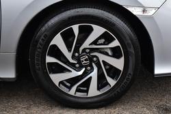 2017 Honda
Civic VTi-S
