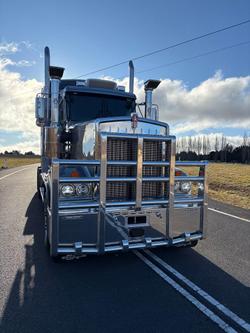 2025 Kenworth T909