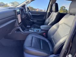 2022 Ford
                Everest Trend