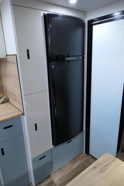 2025 Domain Whiteline