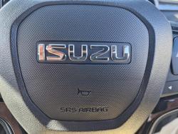 2024 Isuzu
D-MAX BLADE