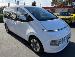 2023 Hyundai
                STARIA 