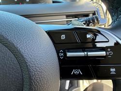 2023 Hyundai
                STARIA 