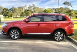 2018 Mitsubishi
Outlander ES