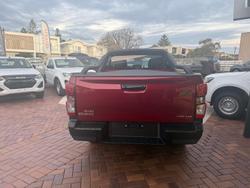 2025 Isuzu
D-MAX X-RIDER