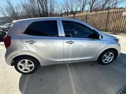 2017 Kia
                Picanto S