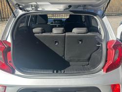 2017 Kia
                Picanto S