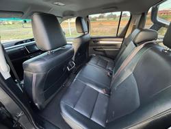 2017 Toyota
Hilux SR5