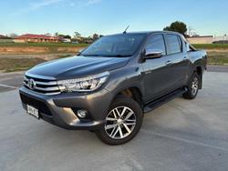2017 Toyota
Hilux SR5
