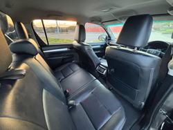 2017 Toyota
Hilux SR5