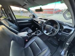 2017 Toyota
Hilux SR5