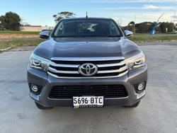2017 Toyota
Hilux SR5