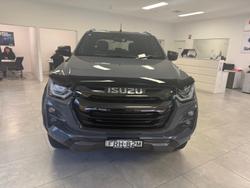 2023 Isuzu
D-MAX X-TERRAIN
