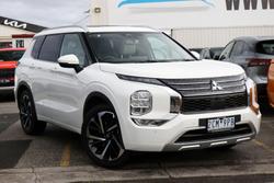 2023 Mitsubishi
Outlander Exceed