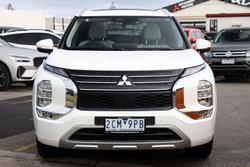 2023 Mitsubishi
Outlander Exceed