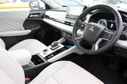 2023 Mitsubishi
Outlander Exceed