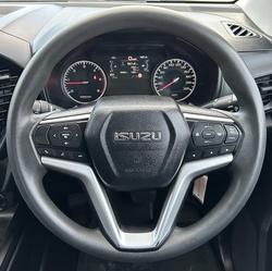 2023 Isuzu
D-MAX SX