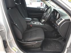 2012 Jeep
Grand Cherokee Laredo (4x4)