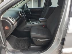 2012 Jeep
Grand Cherokee Laredo (4x4)