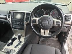 2012 Jeep
Grand Cherokee Laredo (4x4)